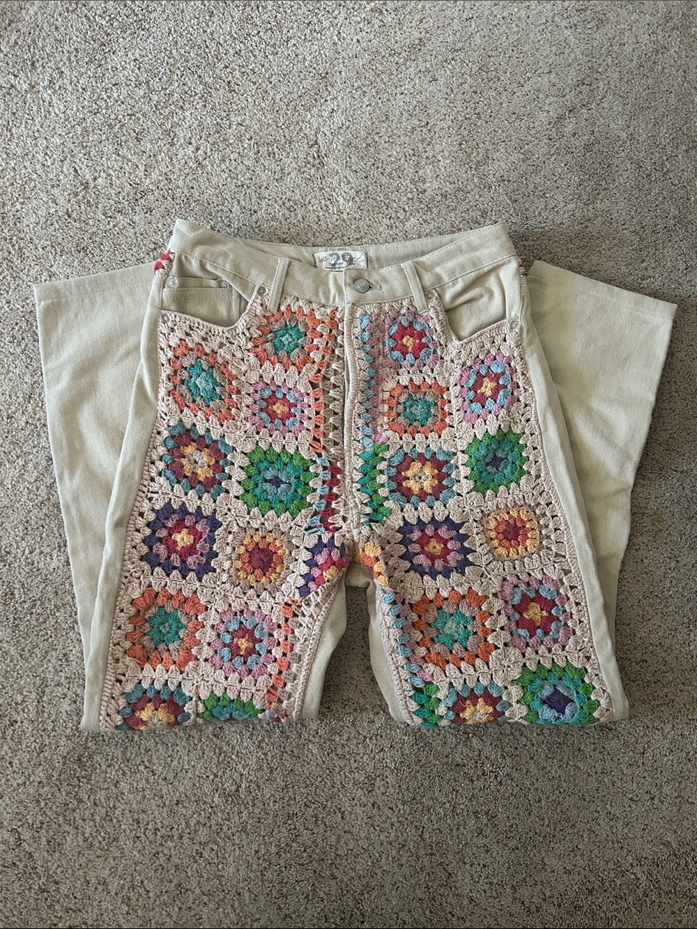 Free People NWT Zuri Cream Crochet Mom Button Fly Boho Jeans Pants **Size 29** 🌸 - Picture 7 of 11